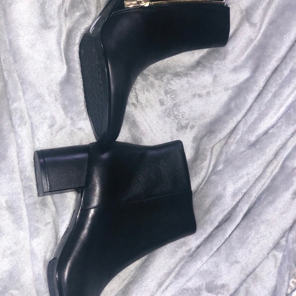 Calvin Klein ankle boots - Picture 2 of 2